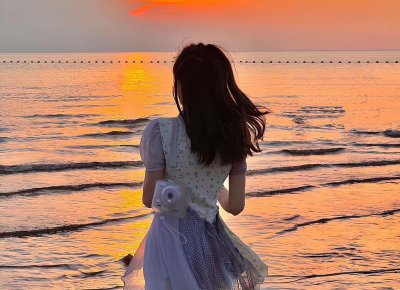 ​以荷花写一个拟人句[24条] (荷花开花的表达方式拟人句)