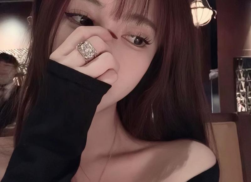 红枣树抖音歌曲文案（想听红枣树的歌）