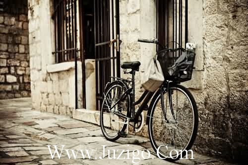 错过了太多的人和事的说说(35句)