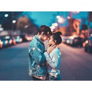 ​喜欢一个人句子文案（喜欢一个人的个性说说，撩人无数，有你叫将来，没你叫将